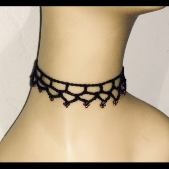 Hand Crafted Delicate Victorian Crochet Choker - Picture 5 of 8